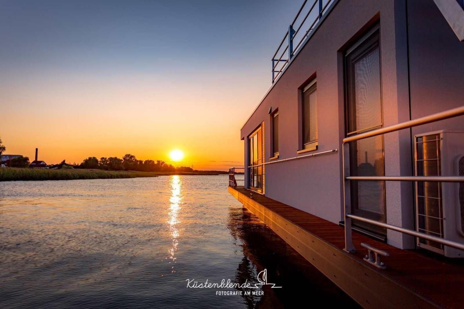 Hotel Hausboot Kranichnest Ribnitz-Damgarten Exterior foto